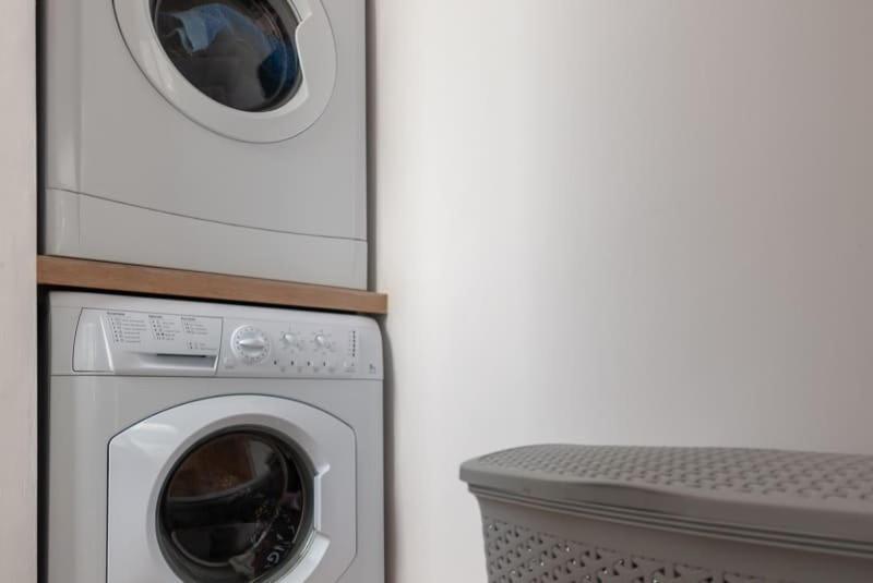 Private Bedroom With Private Bathroom In A Shared Apartment Gzira ภายนอก รูปภาพ